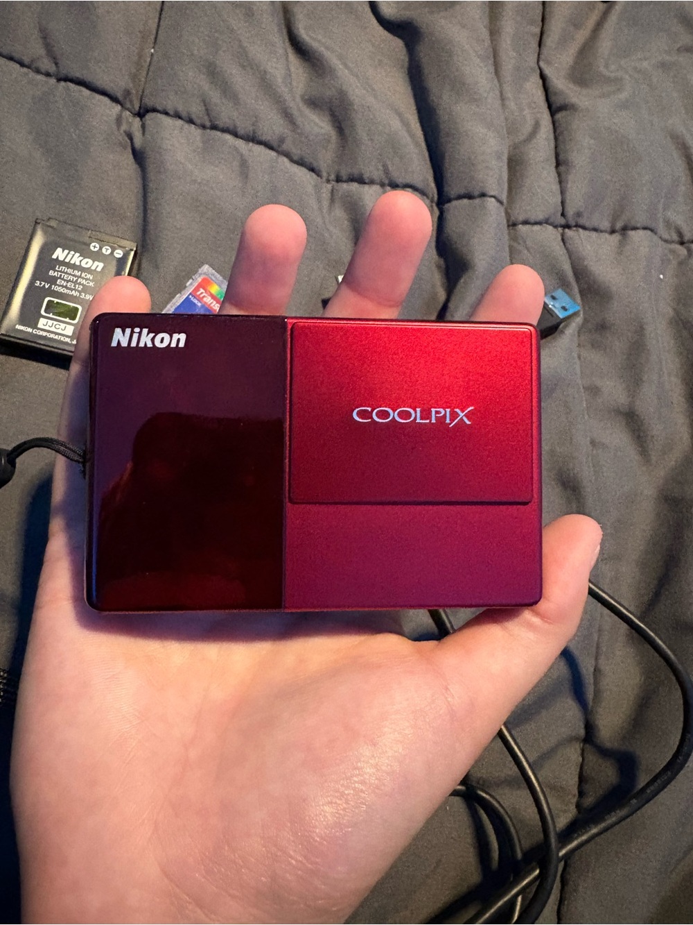 Nikon Black Digital Camera Screen with Charger, Battery, SD Card and USB Cable - Picture 2 of 10